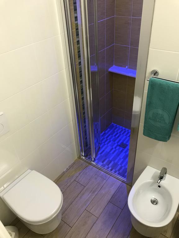 Hotel Vienna Сенигалия Екстериор снимка