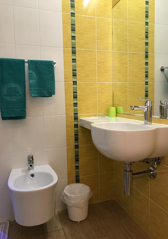 Hotel Vienna Сенигалия Екстериор снимка